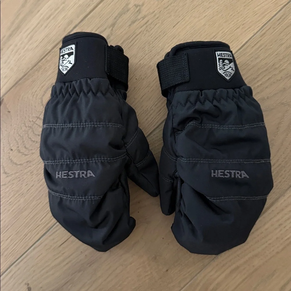 Hestra Mittens - size 3